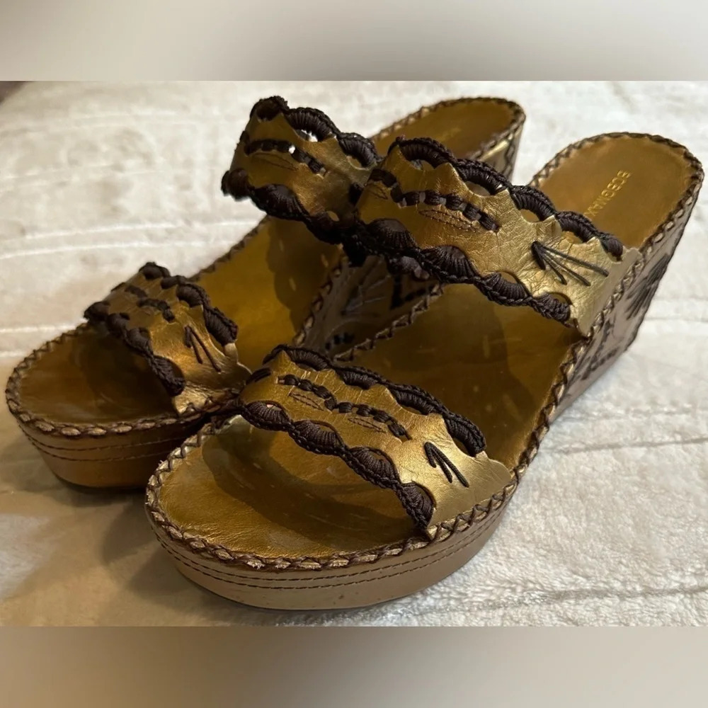 BCBGMAXAZARIA bronze leather wedges with embroidered details - size 8 1/2